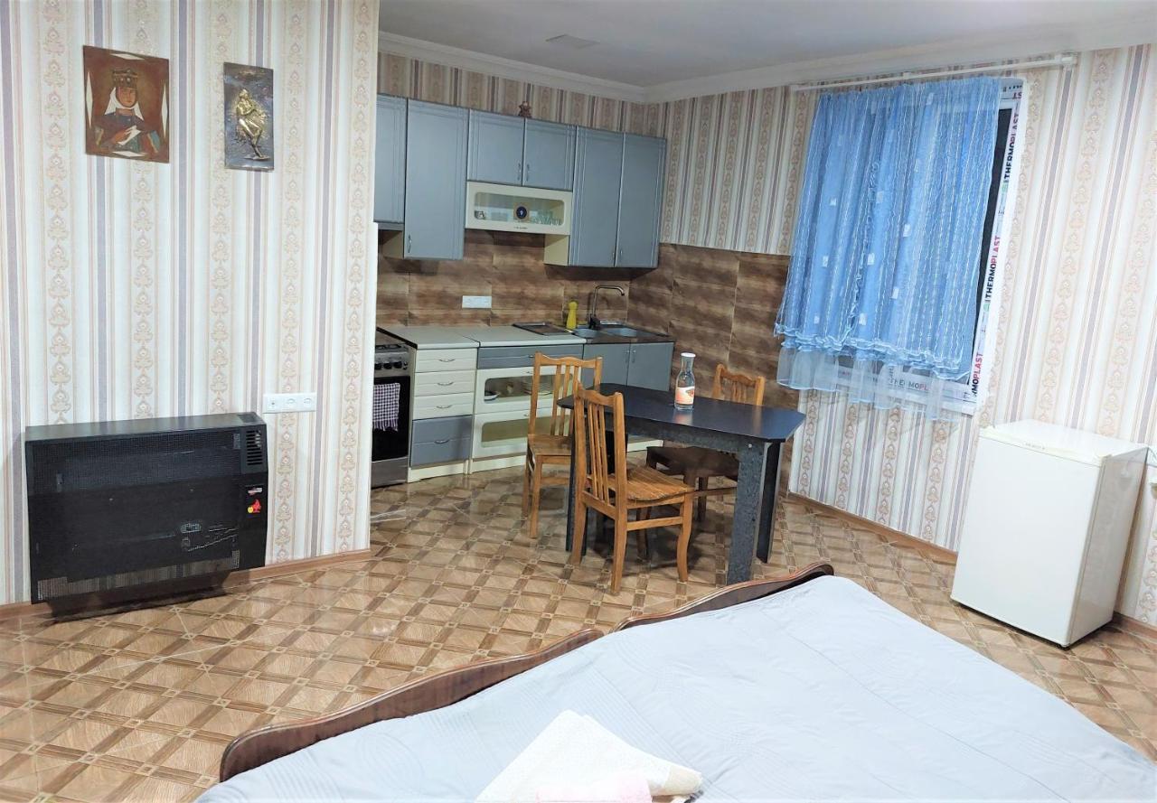Apartment Beso Kutaisi Eksteriør billede